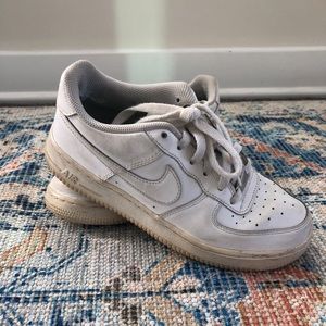 White Nike Air Force 1